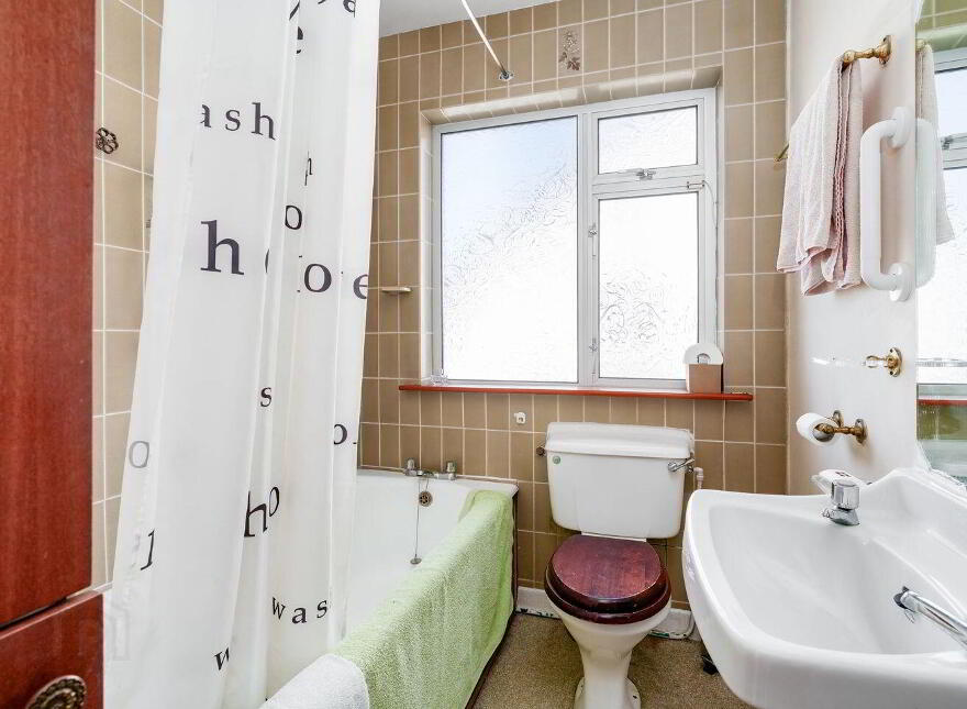 2 Thomastown Road, Glenageary