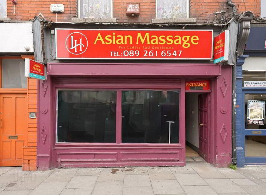 Units 10 Commercial Unit And, 3 X One Bedroom Residential North Kin...Smithfield, D07X95D