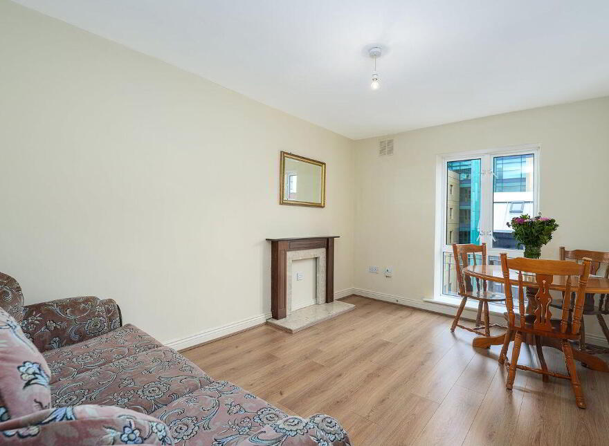 75 Gandon Hall, Gardiner Street, Dublin 1, D01