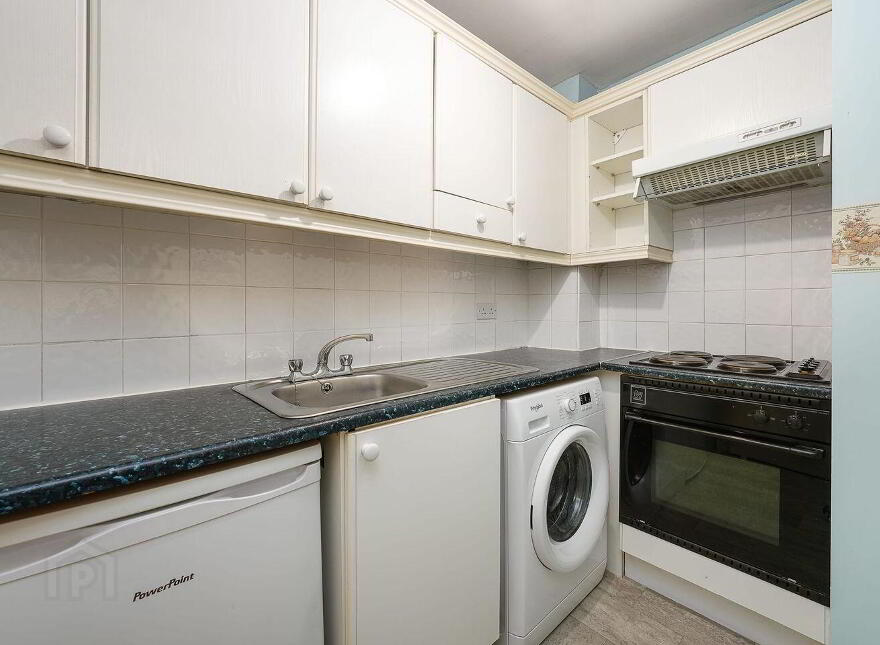 75 Gandon Hall, Gardiner Street, Dublin 1, D01
