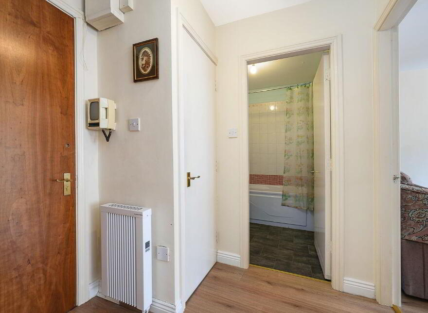 75 Gandon Hall, Gardiner Street, Dublin 1, D01