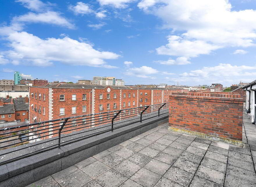 75 Gandon Hall, Gardiner Street, Dublin 1, D01