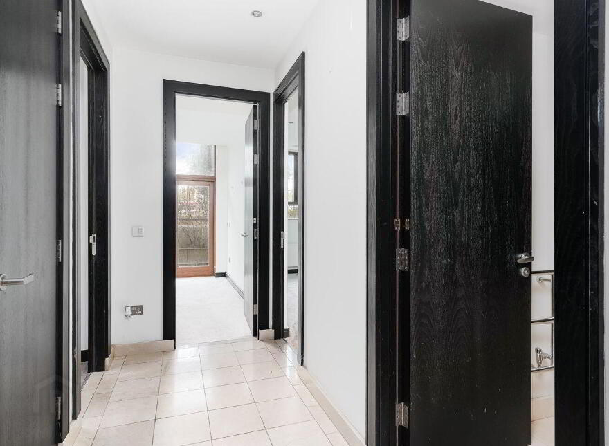 Apt 3, Beacon One, Beacon Court, Sandyford, Sandyford, D18