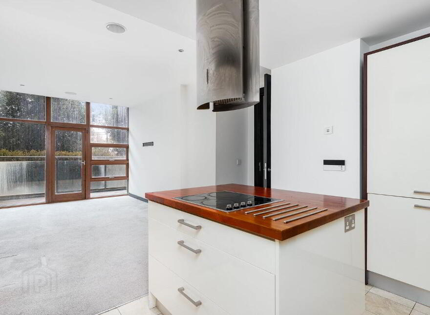 Apt 3, Beacon One, Beacon Court, Sandyford, Sandyford, D18