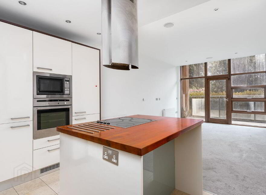 Apt 3, Beacon One, Beacon Court, Sandyford, Sandyford, D18