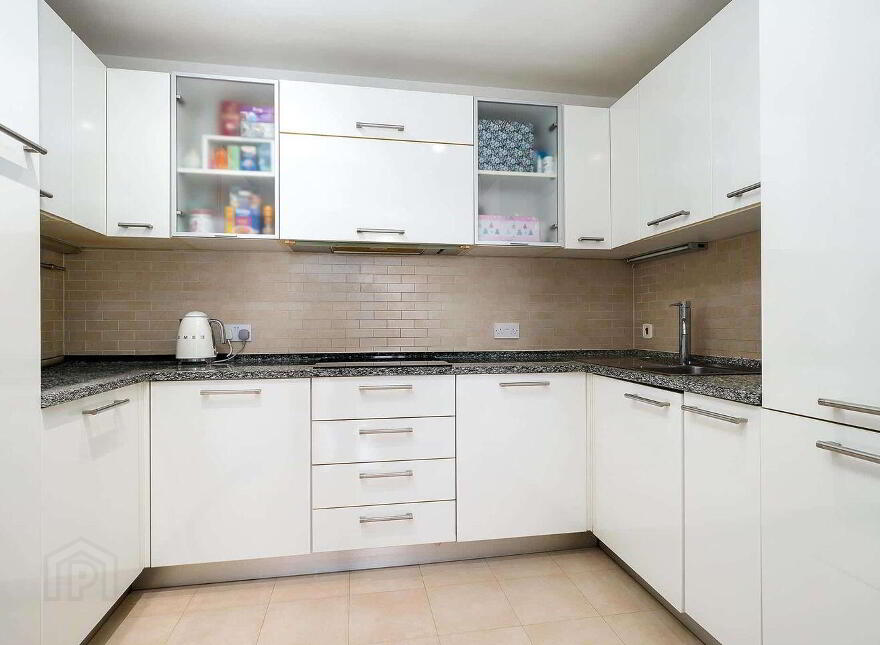 408 Swiftwood, Saggart