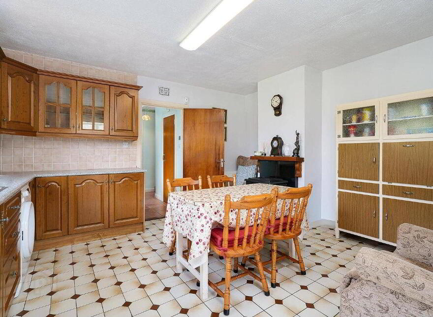 2 Gibbons Cottages, Blessington Road, Dublin 24, D24