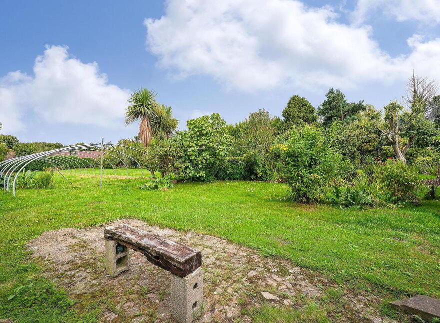 2 Gibbons Cottages, Blessington Road, Dublin 24, D24