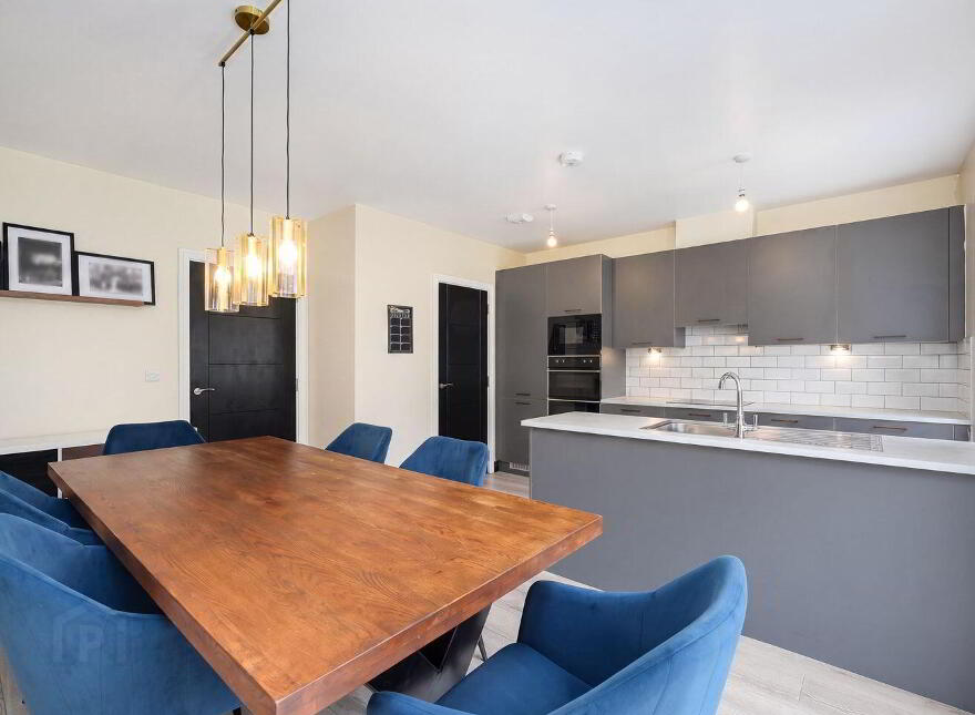 22 Graydon Crescent, Newcastle