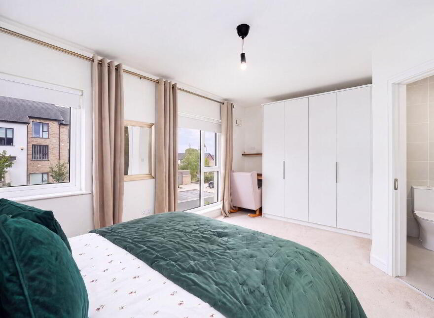 22 Graydon Crescent, Newcastle