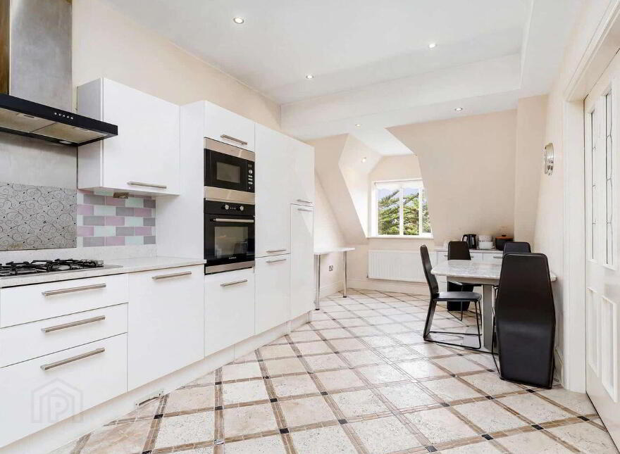 Penthouse @, 45 Ballintyre Square, Ballinteer, Ballinteer, D16