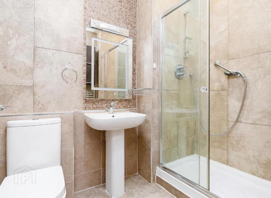 Penthouse @, 45 Ballintyre Square, Ballinteer, Ballinteer, D16