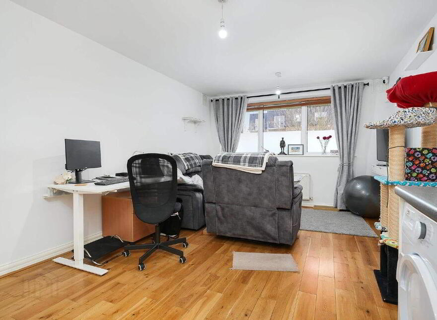 25 Eaton Close, Rathcoole