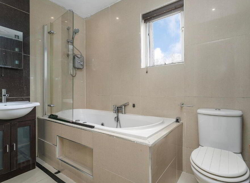 7 Parklands View, Ballycullen, Ballycullen, D24