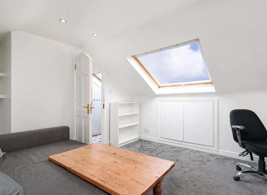 6 Meadow View, Sarsfield Road, Dublin 10, D10