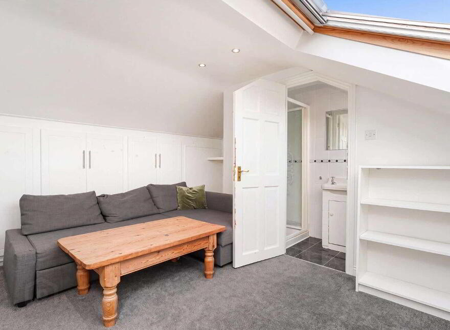 6 Meadow View, Sarsfield Road, Dublin 10, D10