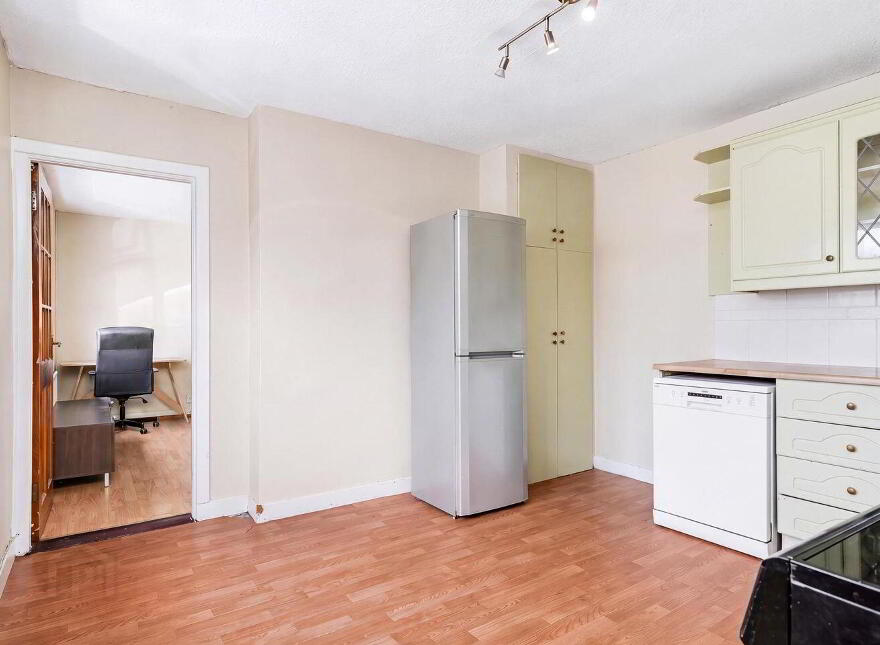 498 Bluebell Avenue, Bluebell, D12
