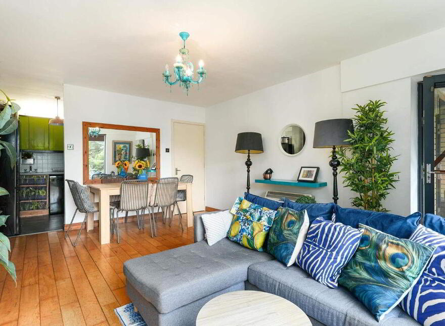 Apt 30, Longmeadow, Conyngham Road, Dublin 8, D08