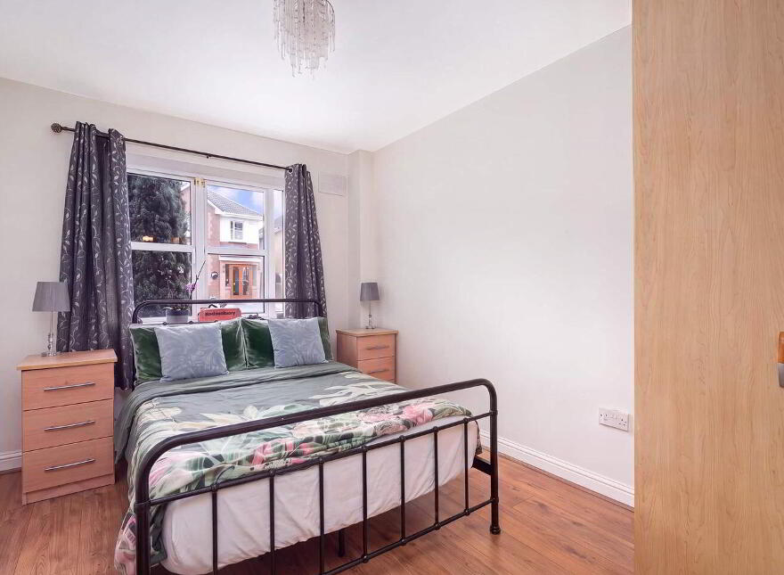 52 Boroimhe Blackthorn, Swords