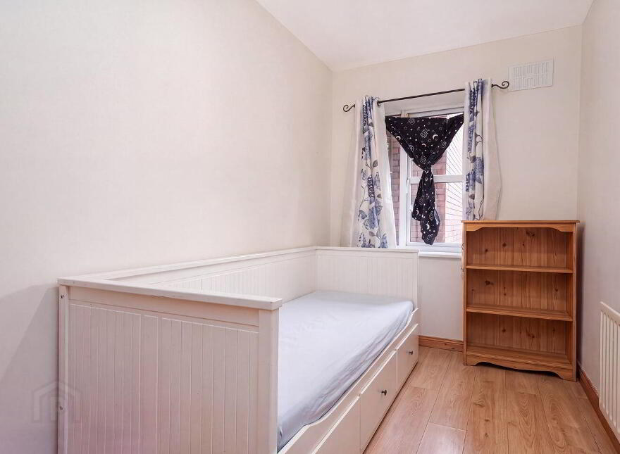 52 Boroimhe Blackthorn, Swords