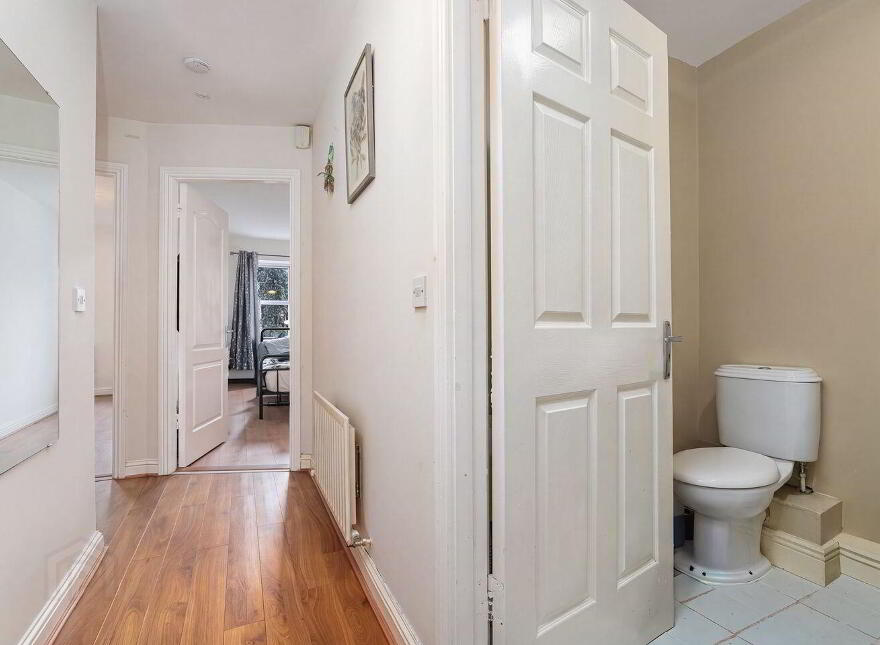 52 Boroimhe Blackthorn, Swords