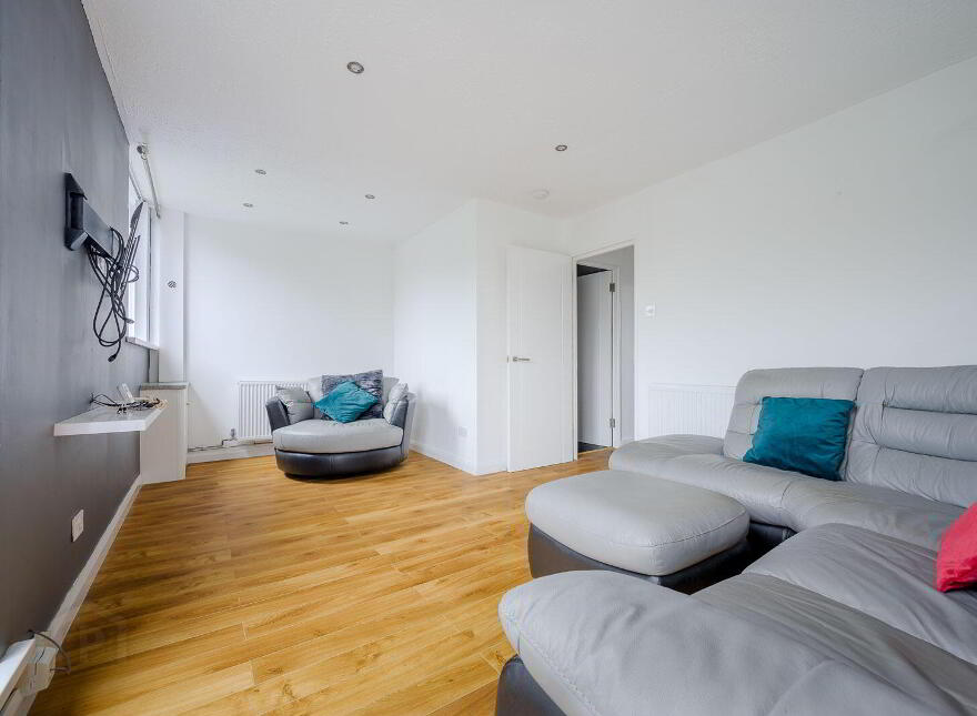 112b Belvoir Drive, Belfast, BT8 7DT