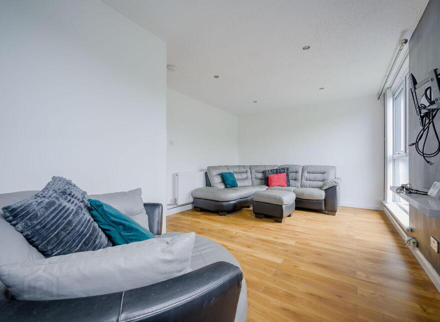 112b Belvoir Drive, Belfast, BT8 7DT