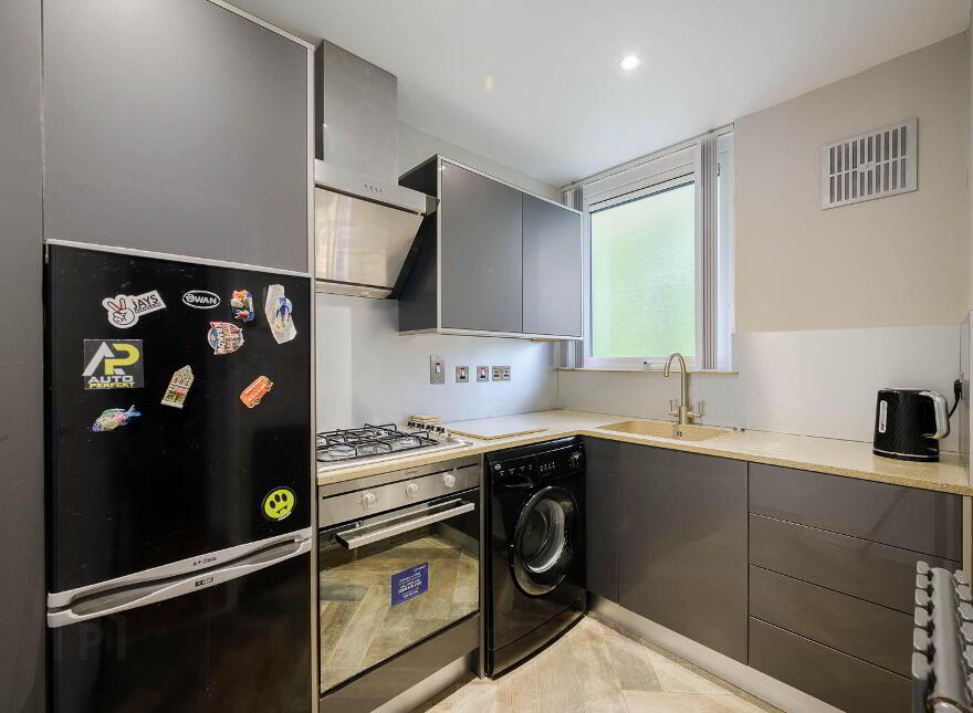 112b Belvoir Drive, Belfast, BT8 7DT