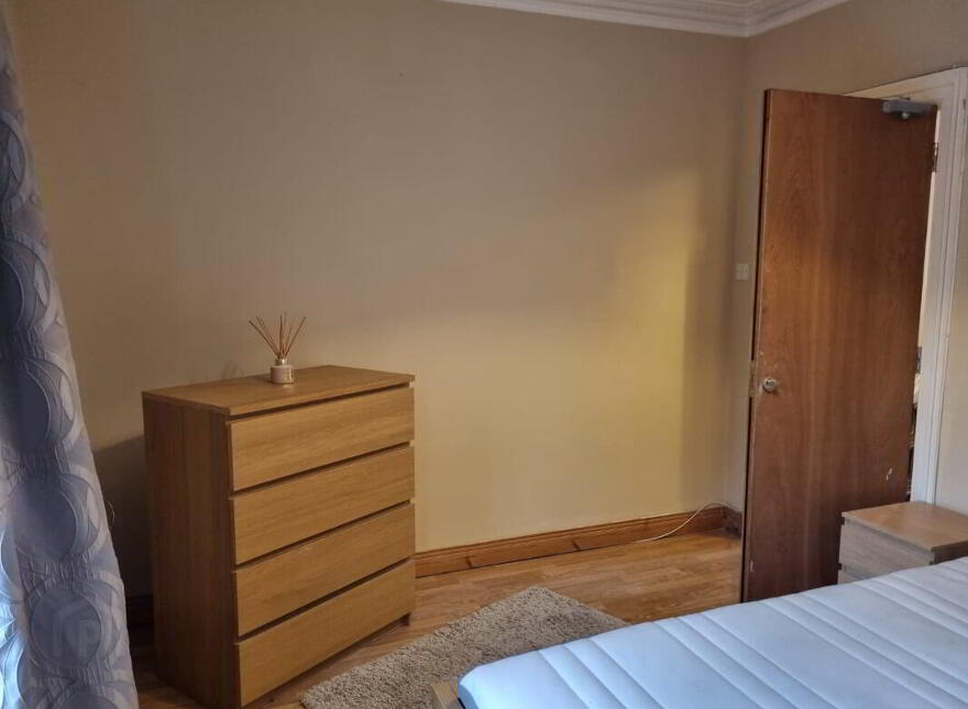 127 Donegall Avenue, Belfast, BT12 6LT