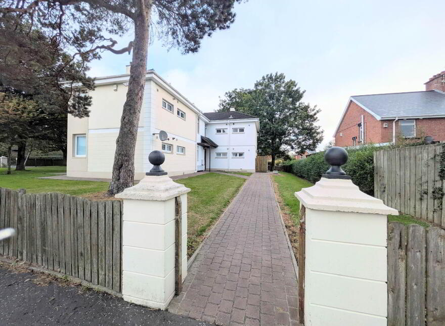 14f Lesley Heights, Glassillan Grove, Greenisland, Carrickfergus, BT38 8TB