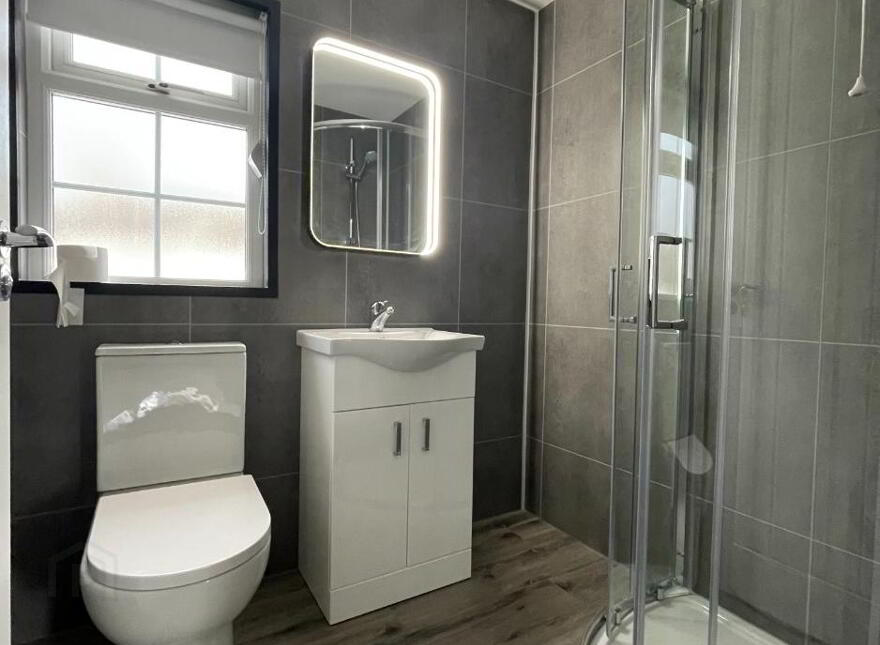 26 Riverdale, Ballymena, BT42 2JB