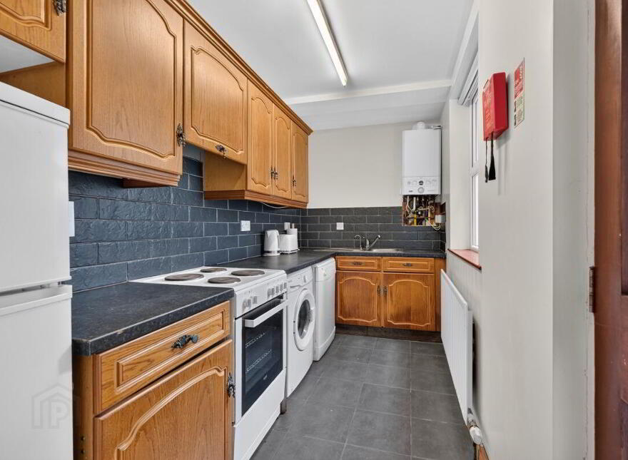6 Collingwood Avenue, Belfast, BT7 1QT