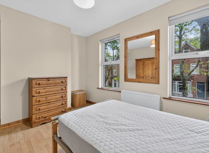 6 Collingwood Avenue, Belfast, BT7 1QT
