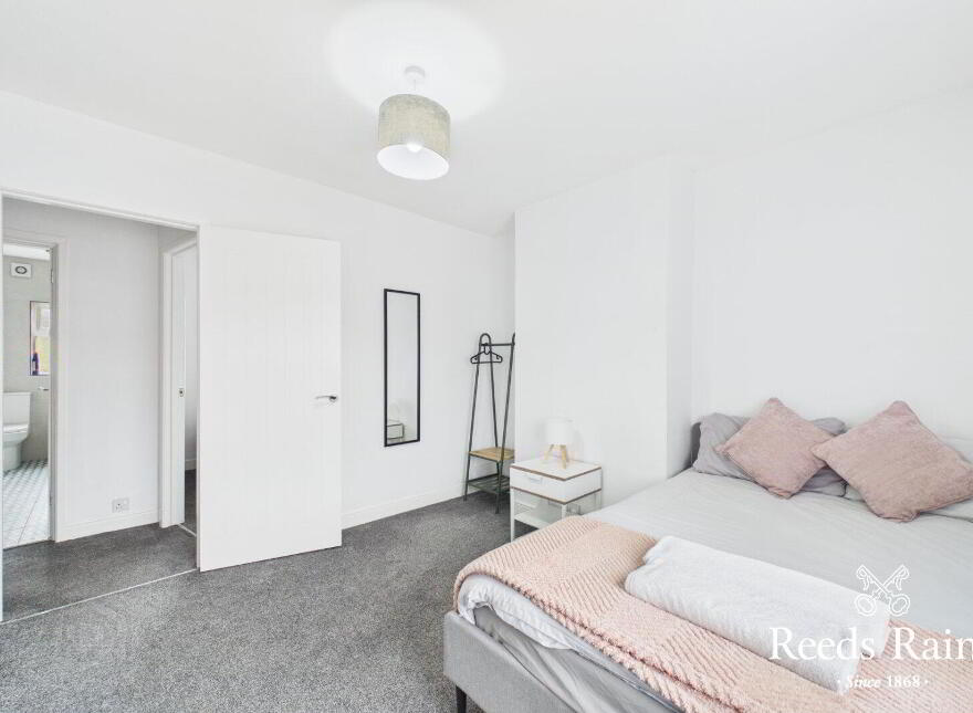 32 Bloomfield Parade, Belfast, BT5 5AS