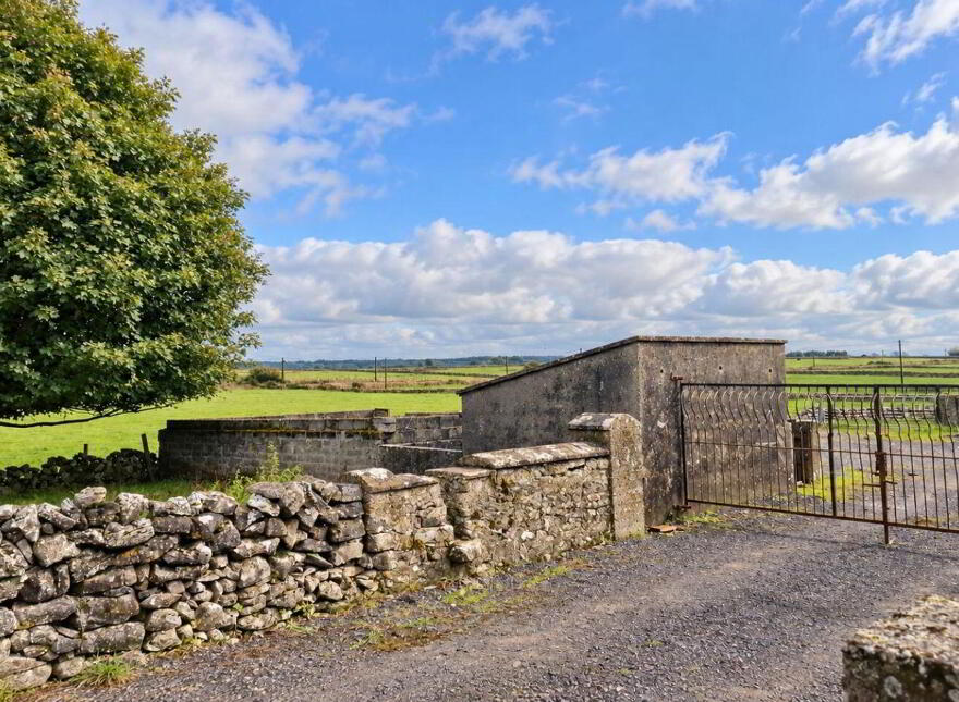 C.31 ACRE RESIDENTIAL FARM Cloverhill, Roundfort, Roundfort, F31KN81