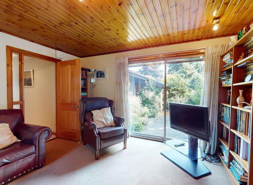 5 Heathfield, Culmore Road, Derry-Londonderry, BT48 8JD