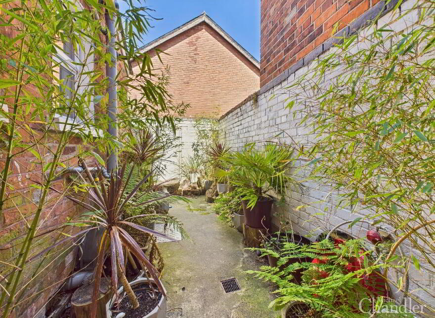 33 Delhi Street, Belfast, BT7 3AJ