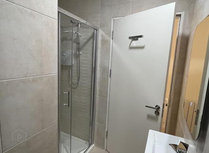 Wexford Street, Dublin 2, D02E271