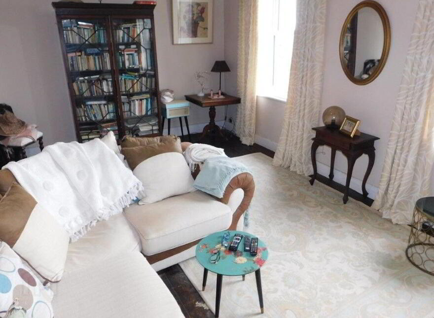 7 Roseneath Villas, Military Road, St. Lukes, T23TD0H