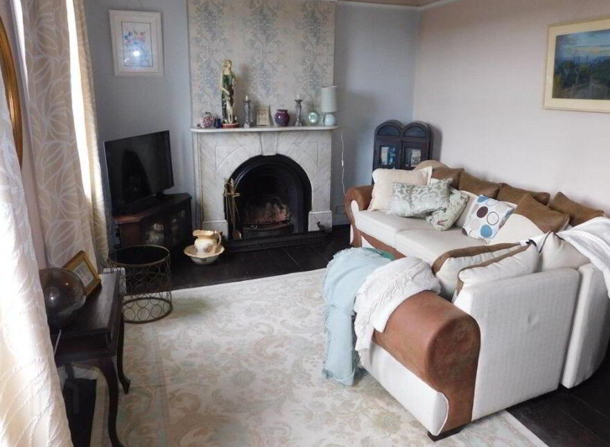 7 Roseneath Villas, Military Road, St. Lukes, T23TD0H
