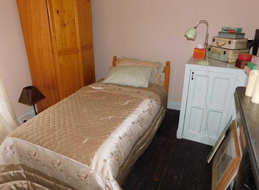 7 Roseneath Villas, Military Road, St. Lukes, T23TD0H