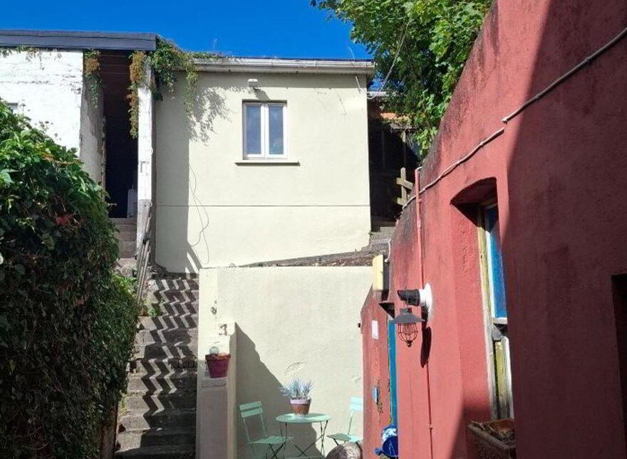 7 Roseneath Villas, Military Road, St. Lukes, T23TD0H