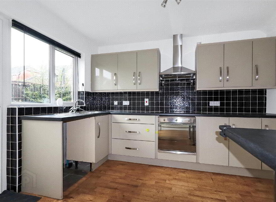 2 Rosewood Glen, Lisburn, BT28 2FH