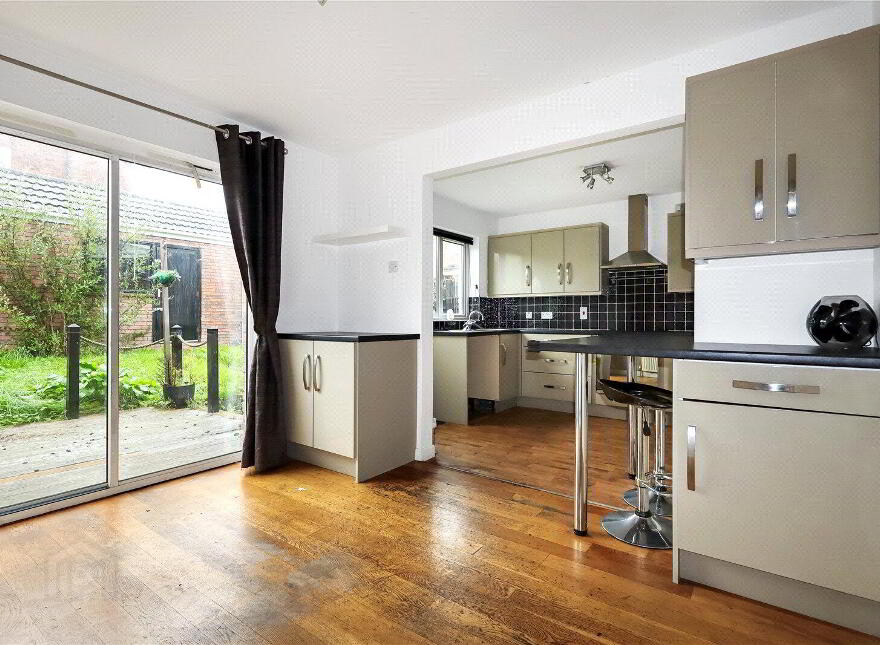 2 Rosewood Glen, Lisburn, BT28 2FH