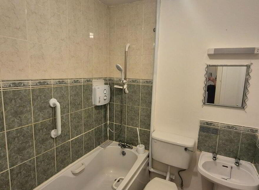 Flat 1, 24 Leinster Street, Athy, R14PX95