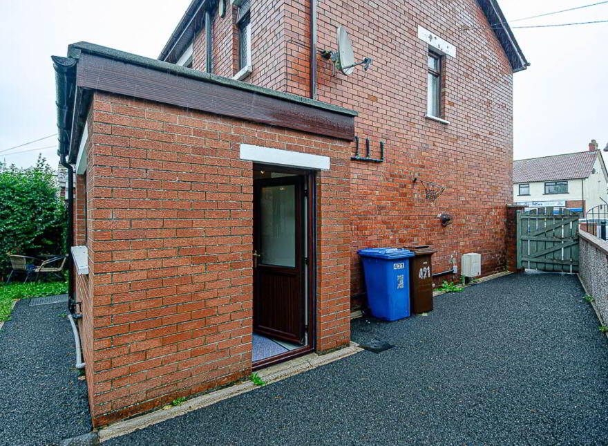 421 Cregagh Road, Belfast, BT6 0LF