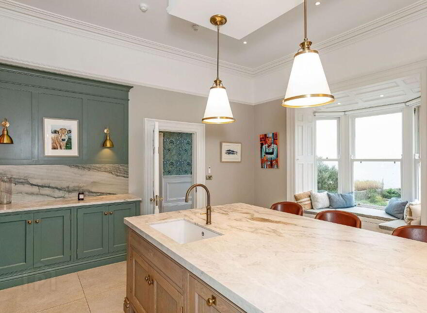 Saint Kilda, Sandycove Avenue East, Sandycove, A96D720