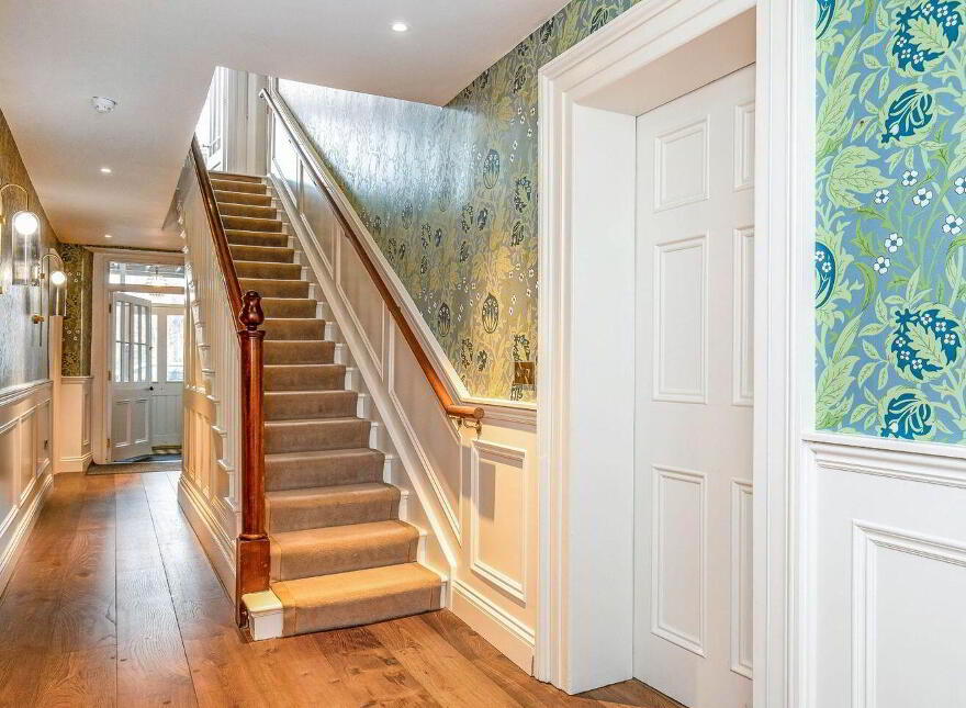 Saint Kilda, Sandycove Avenue East, Sandycove, A96D720