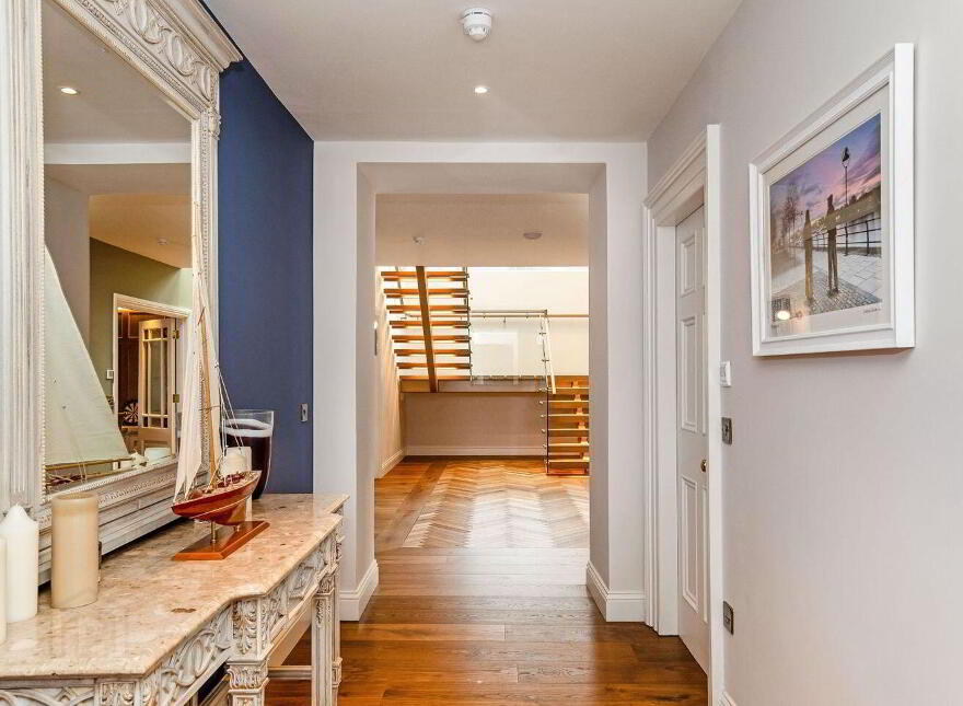 Saint Kilda, Sandycove Avenue East, Sandycove, A96D720