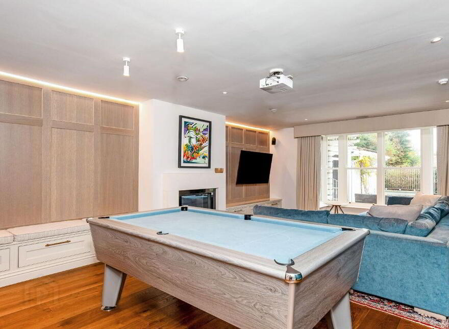 Saint Kilda, Sandycove Avenue East, Sandycove, A96D720